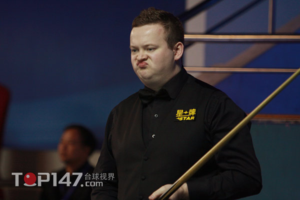 一个落后的 一个落后的