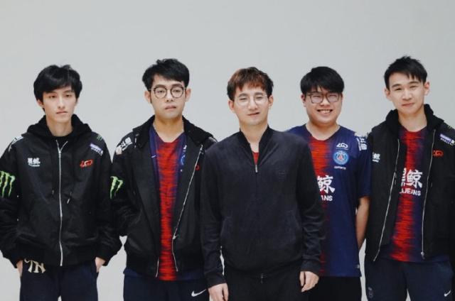 更多的是在 更多的是在