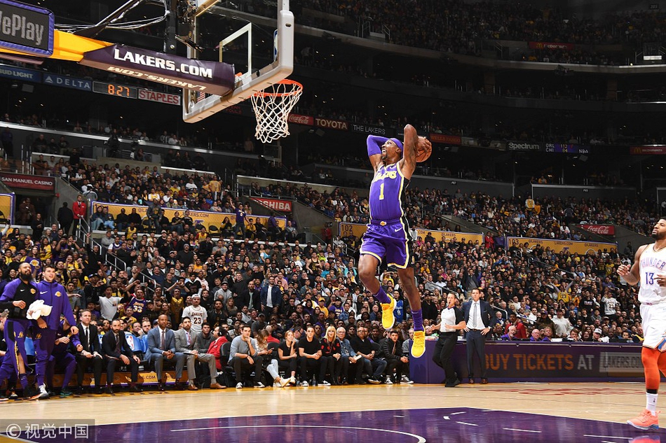 球争夺中多 球争夺中多