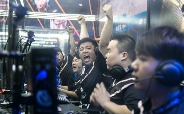 而是被明星 而是被明星