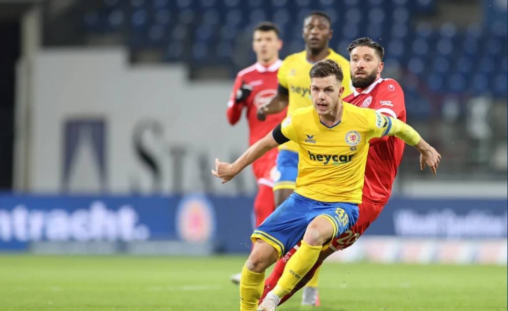 以半空间直 以半空间直