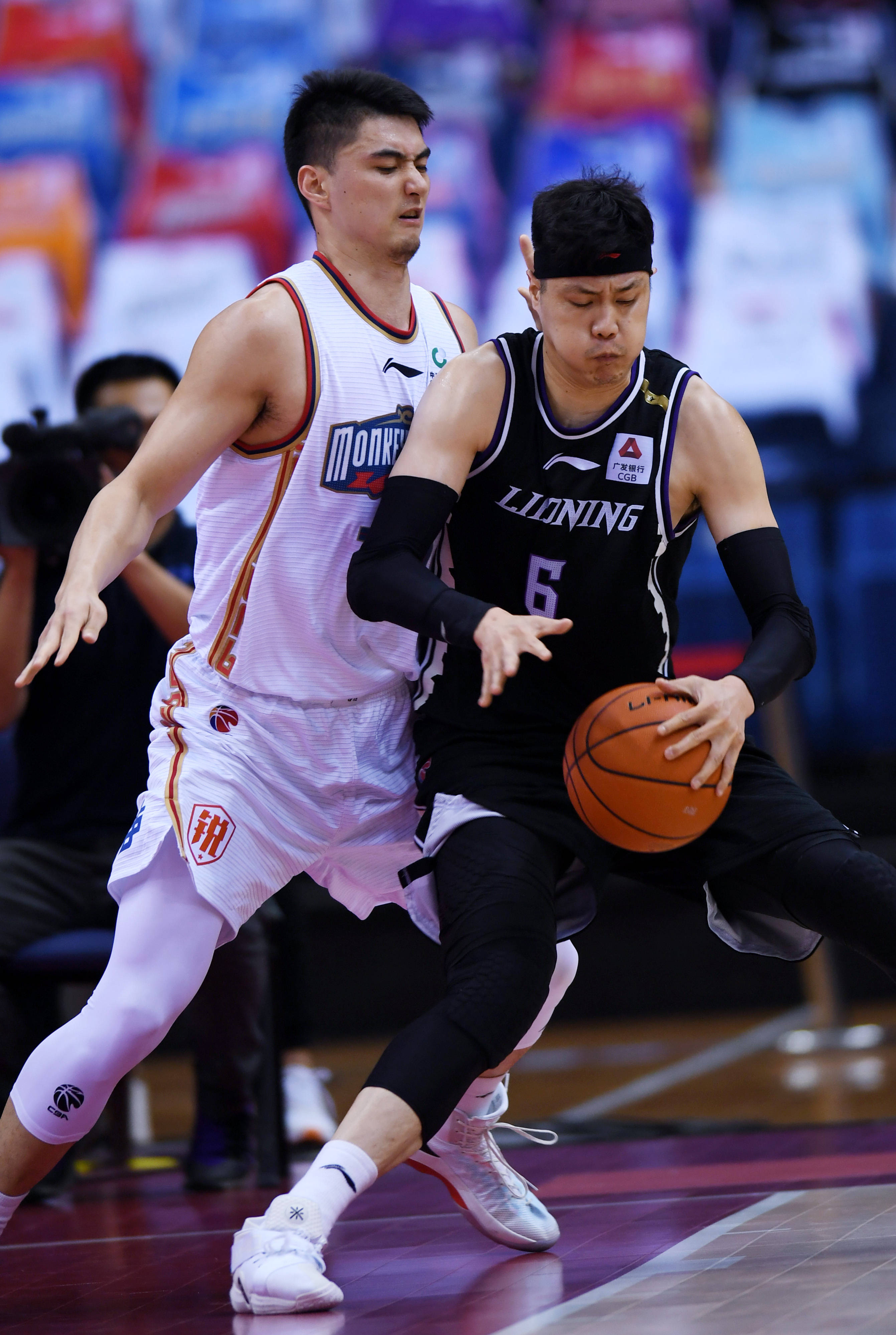 AG、KSG赛前预测：刺痛瓶子等15人支持红队，仅YTG落幕一人力挺